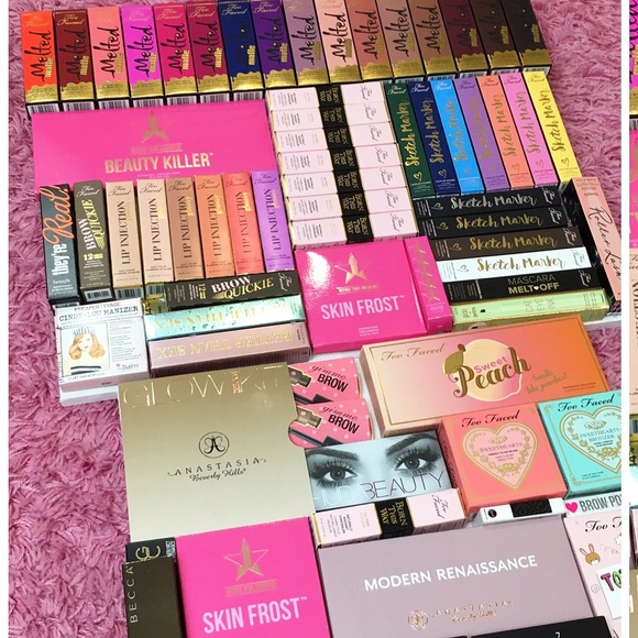 💕5 ⭐️ Rated! Mystery High End Makeup Box💕 - Picture 3 of 10